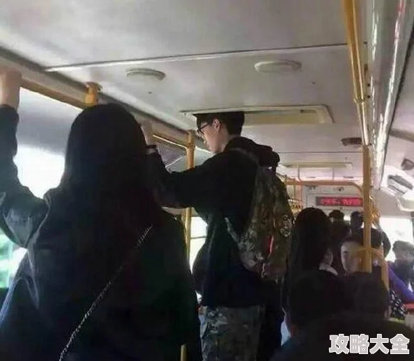 扒开 狂揉 难受公交车男男，真相竟是这样子！
