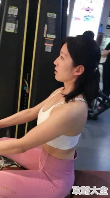 美女露出 让男生玩：揭秘背后不为人知的笑声源泉